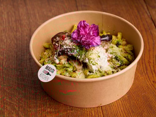 Hausgemachte Käse-Spätzle-Bowl