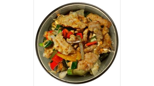 Krokante knoflook peper kip (chew yin kai) gepaneerd