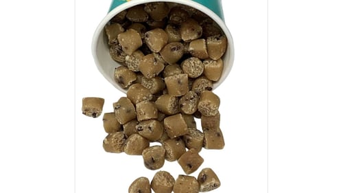 Chocolate chip cookie dough chunks (klein)