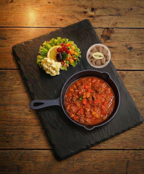 Maandsschotel goulash Schotel