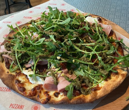 Pizza Italiaan classic Mortadella en burrata