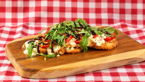 Schnitzel Caprese
