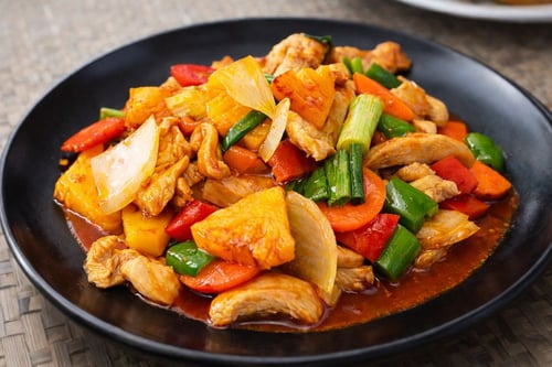 Hühnerfleisch mit Süß-Sauer