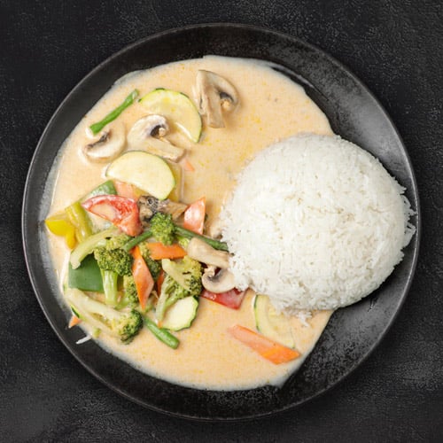 Knuspriges Hühnchen mit Thai-Curry Kokosmilch