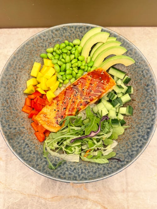 S92_A Bowl Gegrillter Lachs