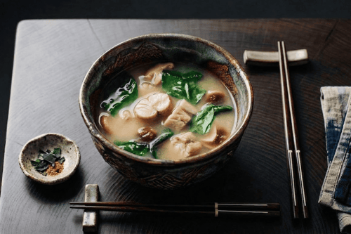4b. Miso-Suppe mit Lachs