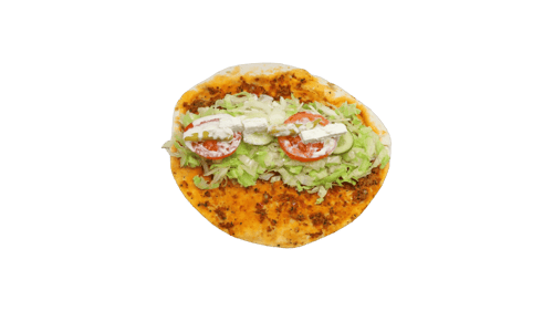 Lahmacun mit Salat und Fleisch