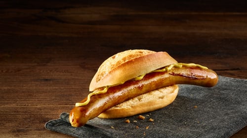 Bratwurst im Brötchen