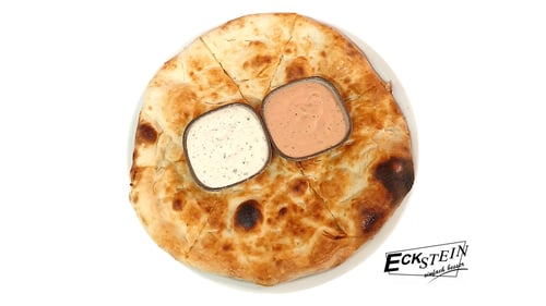Pizzabrot mit Knoblauch- und Ecksteindip