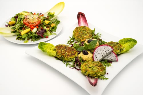 69 Vier hausgemachte Zucchini Medaillons