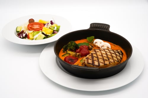 175 Ein Hähnchenbrustfilet in Metaxa Sauce