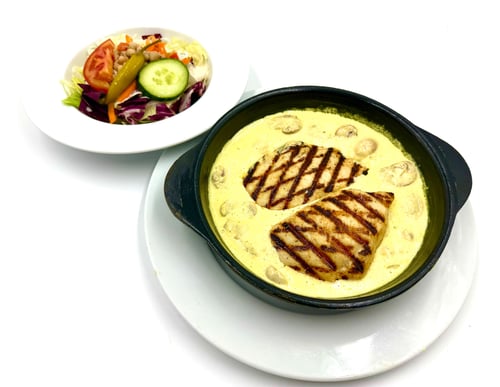 110 Zwei Hähnchenbrustfilets in Feta-Sauce