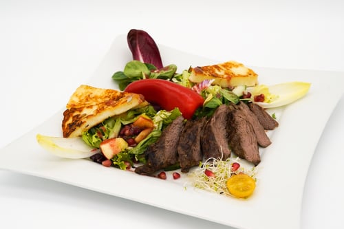653 Wellness Salat-Teller mit Lammfilet