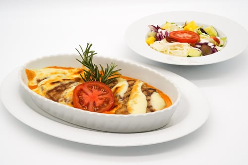 170 Zwei Schweinefilets mit Käse überbacken