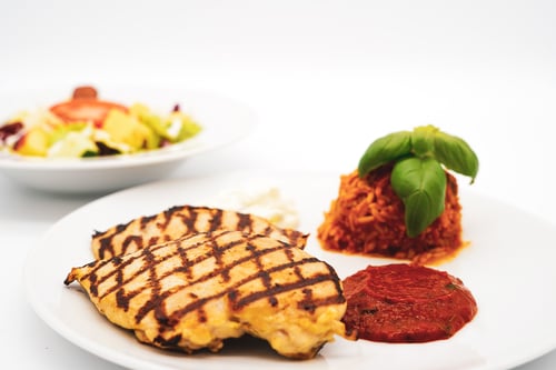 96 Zwei Hähnchenbrustfilets