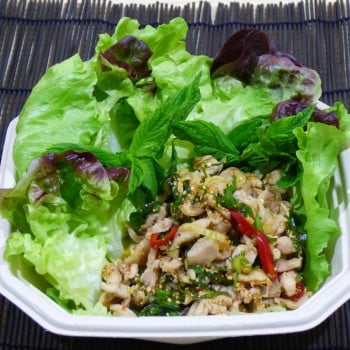 Lab ลาบ mit Schweinefleisch Lab ลาบ mit Schweinefleisch