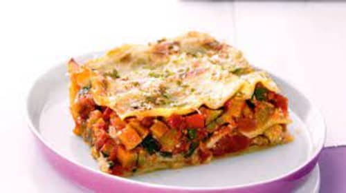 Lasagne mit selbstgemachten vegetarische Sauce Lasagne mit selbstgemachten vegetarische Sauce