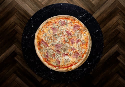 Pizza Prosciutto e Funghi Pizza Prosciutto e Funghi