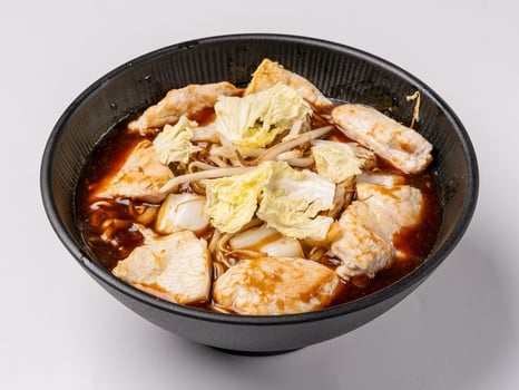 Hühnerfleisch mit Sojasprossen und Chinakohl Hühnerfleisch mit Sojasprossen und Chinakohl