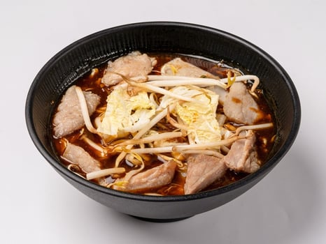 Schweinefleisch mit Sojasprossen & Chinakohl Schweinefleisch mit Sojasprossen & Chinakohl