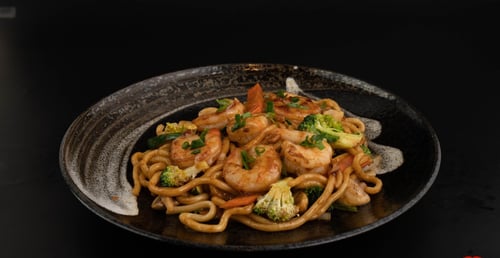 Udon Nudeln mit Garnelen