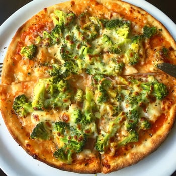 Pizza Brokkoli