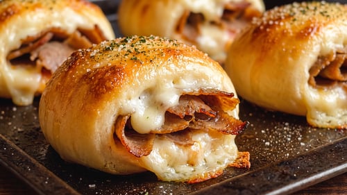 Pizzabrötchen mit Käse und Döner