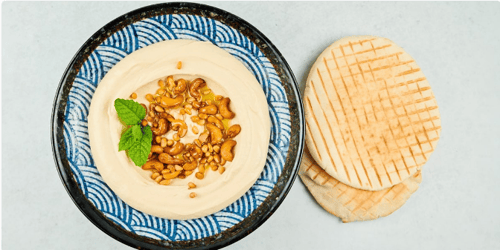 Hummus mit Nüssen
