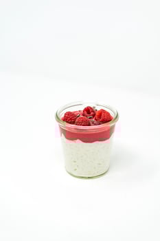 vegan milchreis mit himbeeren