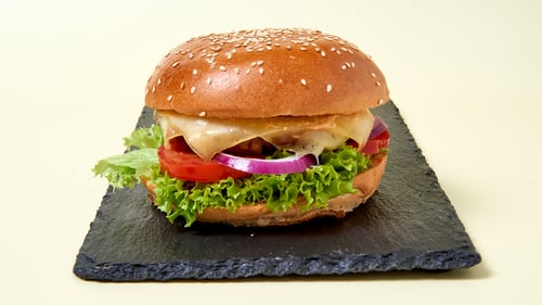08/15 Burger mit Käse
