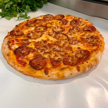 Pizza Peperoni Salami
