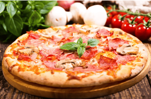 Pizza Prosciutto e Funghi Pizza Prosciutto e Funghi