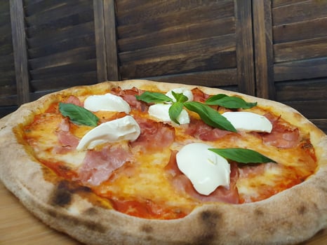 Pizza Prosciutto e Mascarpone