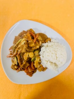 Tou-Fu in Erdnüss-Sauce
