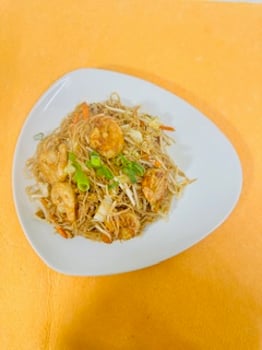 Gebratene chinesische Reisnudeln Gebratene chinesische Reisnudeln
