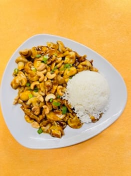 Schweinefleisch mit Cashewkernen Schweinefleisch mit Cashewkernen