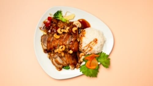 Ente mit Cashewkernen