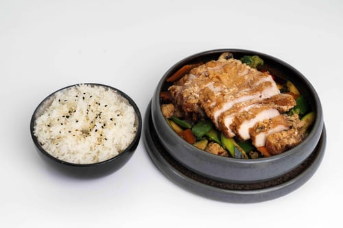 133 - Knuspriges Chicken Sa Ot (leicht scharf)