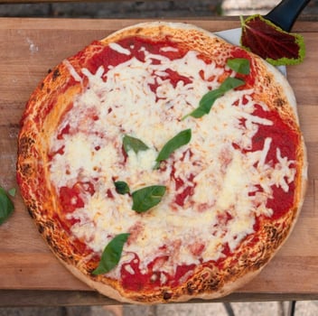Pizza Margherita Groß