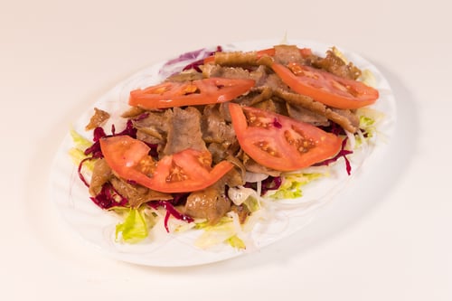 Salat mit Fleischbeilage
