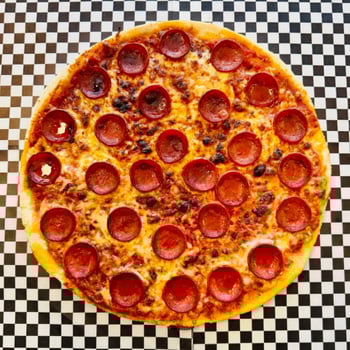 Hot Honey Peperoni Small 26 cm Hot Honey Peperoni Small 26 cm