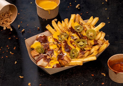 Currywurst Pommes Chili-Cheese