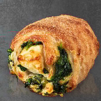 Gefüllte Pizzabrötchen mit Spinat, Schafskäse und Käse 12er