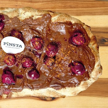 PiNSTA Berry-Nutella-Bliss (halbe Pinsa)