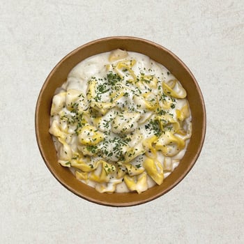 Tortelloni Con Crema ai Formaggi Pollo Tortelloni Con Crema ai Formaggi Pollo