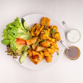 Großer Vorspeisenteller mit Fleisch (für 2 Personen)