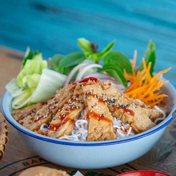 Reis Nudeln- BBQ Chicken Reis Nudeln- BBQ Chicken