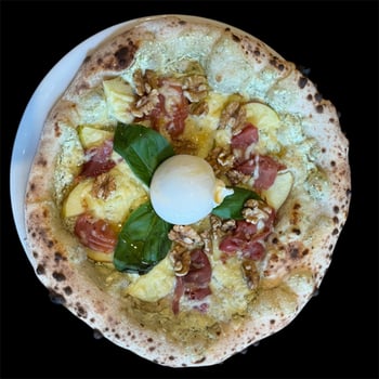Monatspizza Burrata Bellezza Monatspizza Burrata Bellezza