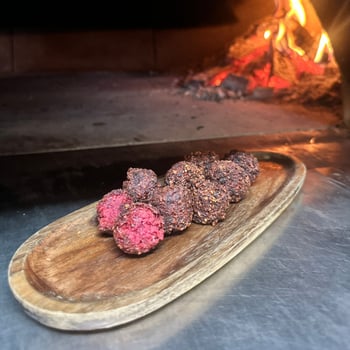 Randen-Falafel-Bällchen 8 Stk. Einzeln Randen-Falafel-Bällchen 8 Stk. Einzeln