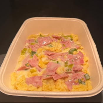 Spätzlipfanne mit Schinken Lauch und Käse Spätzlipfanne mit Schinken Lauch und Käse